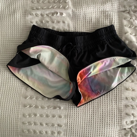 Aritzia TNA Athletic Shorts - Picture 3 of 3